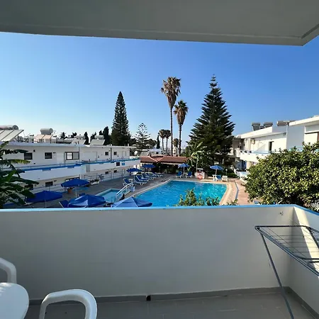 Yiannis And Aparthotel 3*