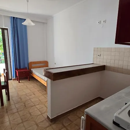 Yiannis And Aparthotel 3*